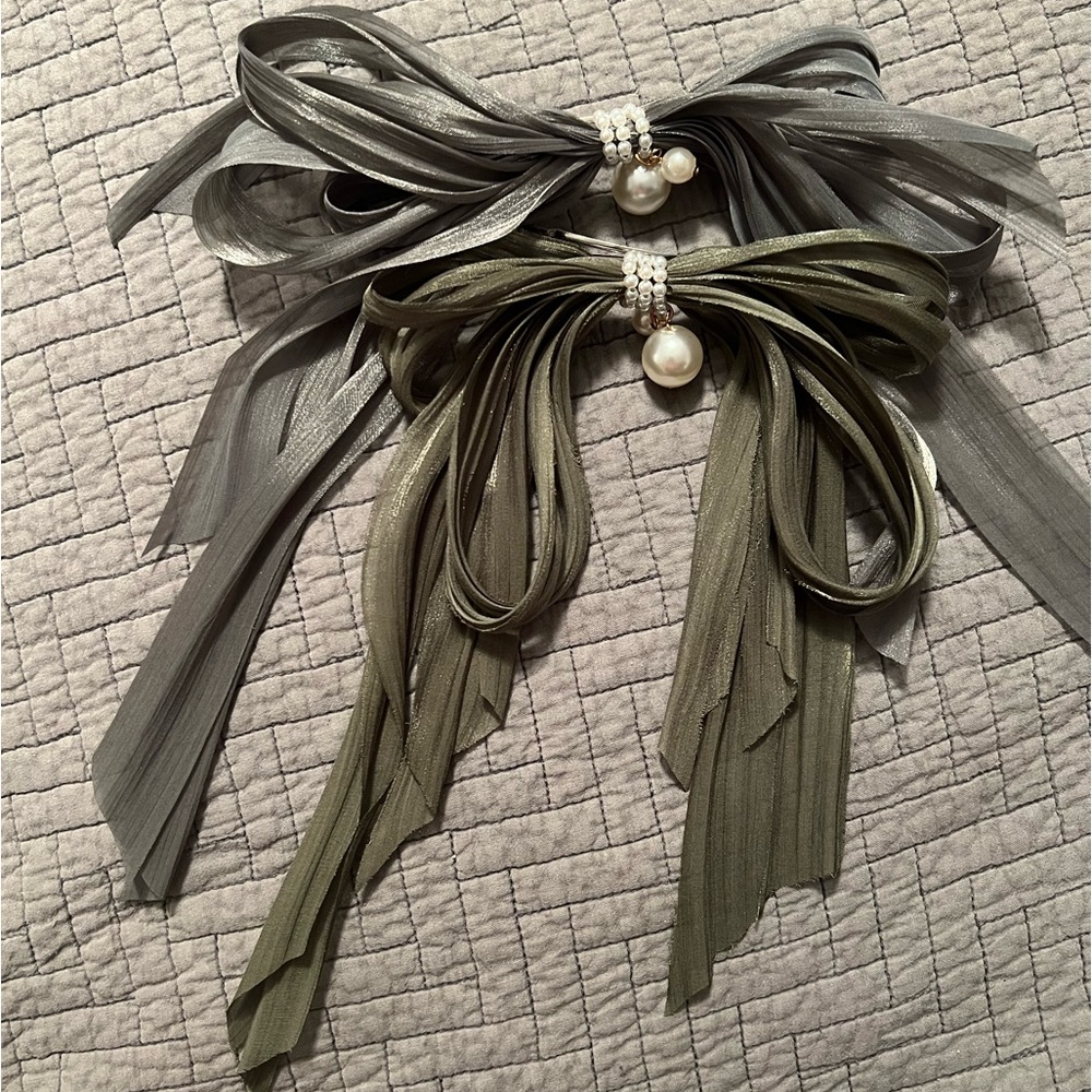Anthropologie Set of Two Pearl-Embellished Bows NWOT